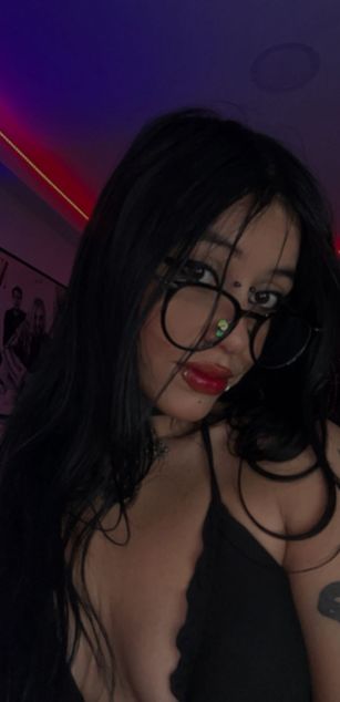 Model - Katzze girlfriend