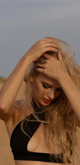 Model - FloraMiss striptease