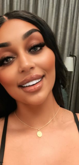 Model - Layla Lamour fastresponse