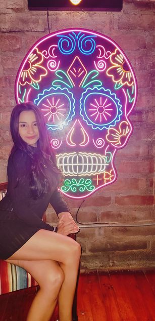 Model - Valen Hops deepthroat