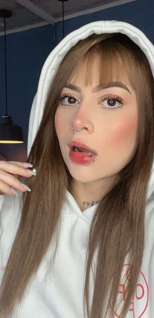 Model - Amber Hudson deepthroat