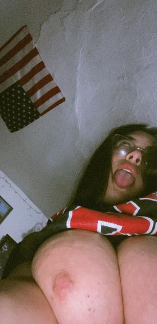 Model - Valen Rosse blowjob