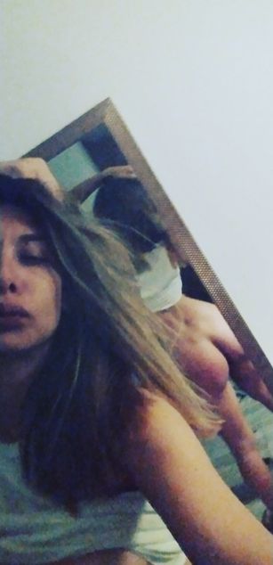 Model - Sarah_hard ass