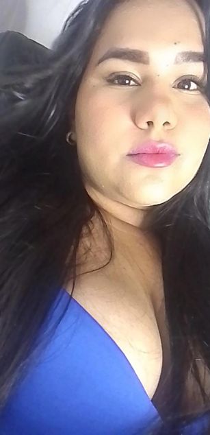 Model - Alexa fuego cam2cam