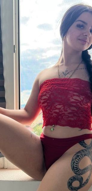 Model - AprilGold18 dildo