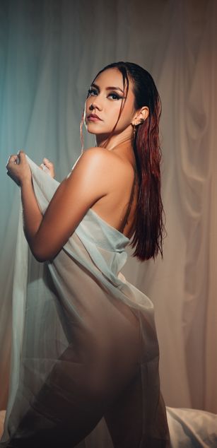 Model - MiaReyes LOVENSE