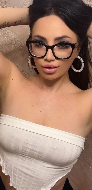 Model - LisaRae fetish