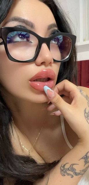 Model - LisaRae fetish