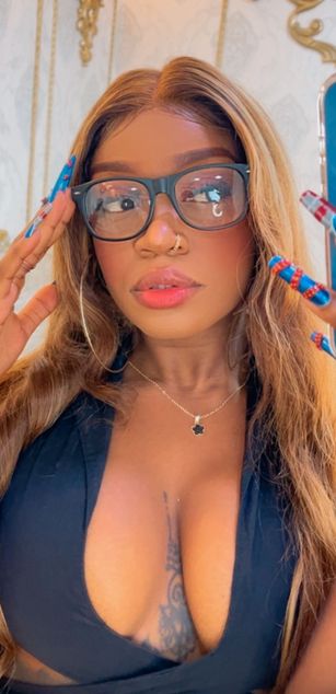 Model - SalomeRestrepo deepthroat