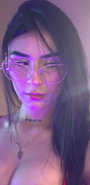 Model - Violet Blaze blowjob