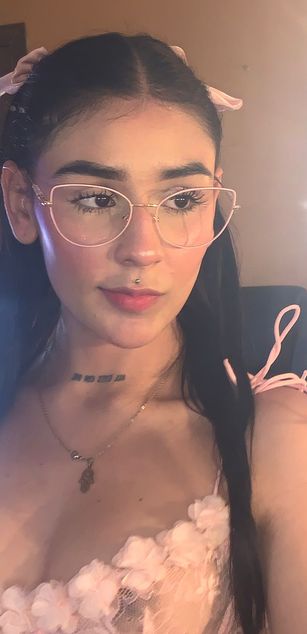 Model - Violet Blaze blowjob