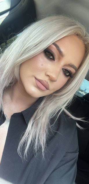 Model - FoxySerena curvy