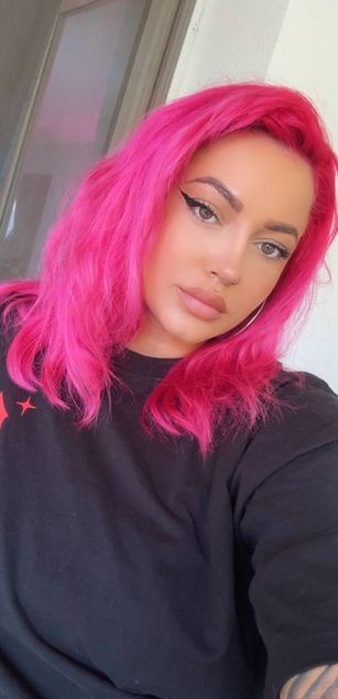 Model - FoxySerena curvy