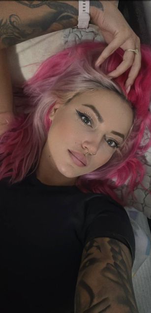 Model - FoxySerena curvy