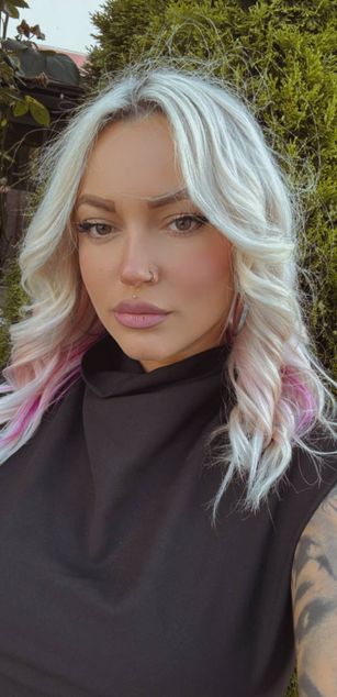 Model - FoxySerena curvy