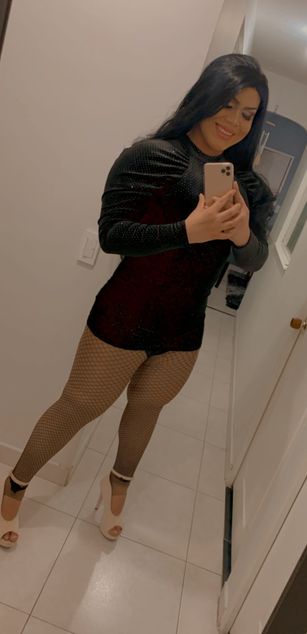 Model - Valentina curvy