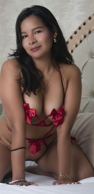 Model - MartinaRoux blowjob