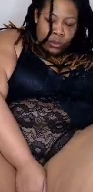 Model - Goddess Renae pussy