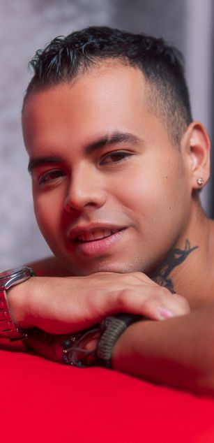 Model - Julian Flame blowjob