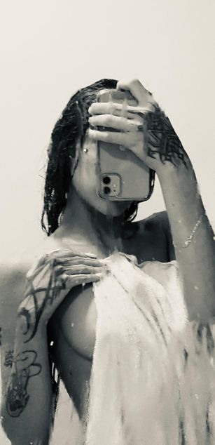 Model - Coral Jones ass