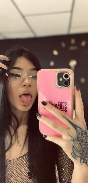 Model - Coral Jones ass