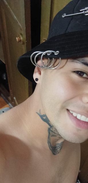 Model - Julian Flame blowjob