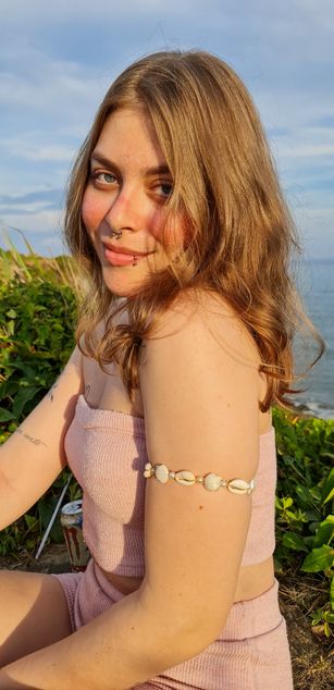 Model - Julie natural