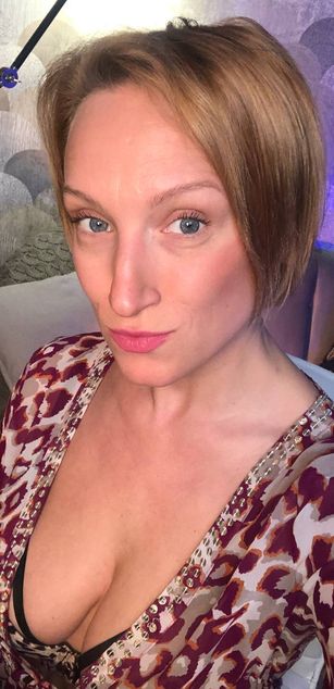 Model - Uma striptease