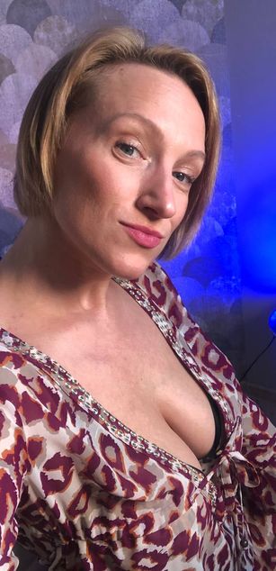 Model - Uma striptease