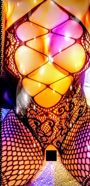 Model - ELIZABLUE4U2C shaved