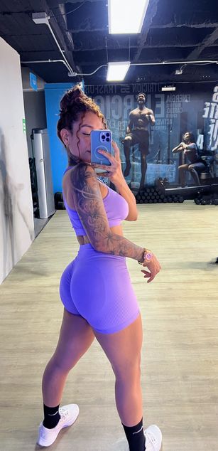 Model - EllaRose blowjob