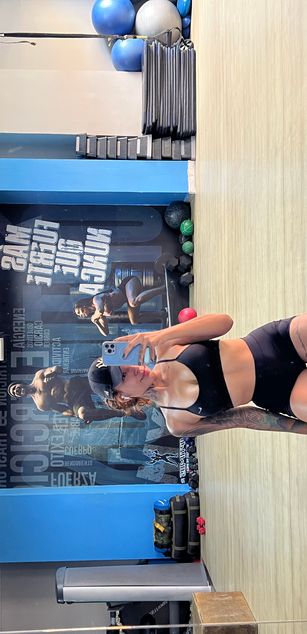 Model - EllaRose blowjob