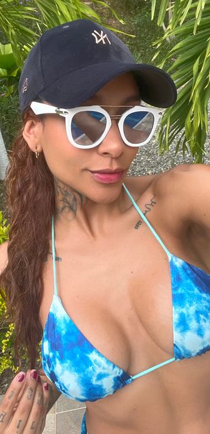 Model - EllaRose blowjob