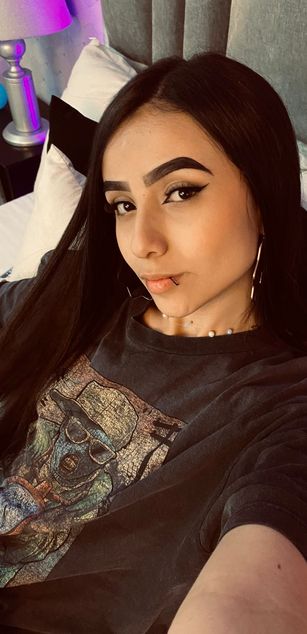 Model - Mia Jade Squirting