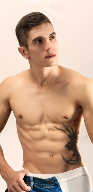 Model - Jonas Smith deepthroat