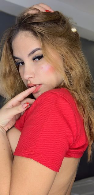 Model - Milu Rosse deepthroat