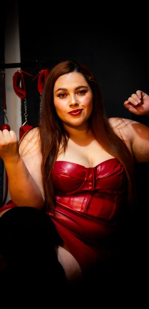 Model - lissa claire hitachi