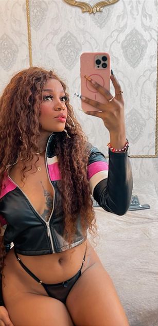 Model - SalomeRestrepo deepthroat