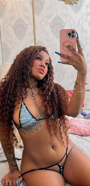 Model - SalomeRestrepo deepthroat