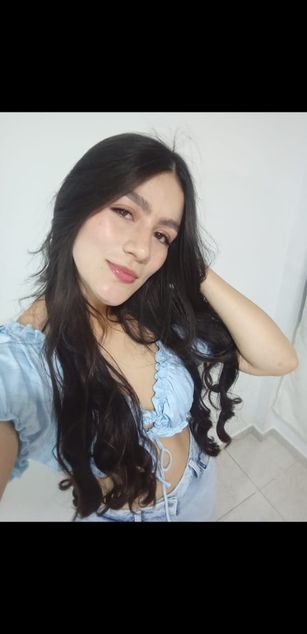 Model - LiaMoretti deepthroat