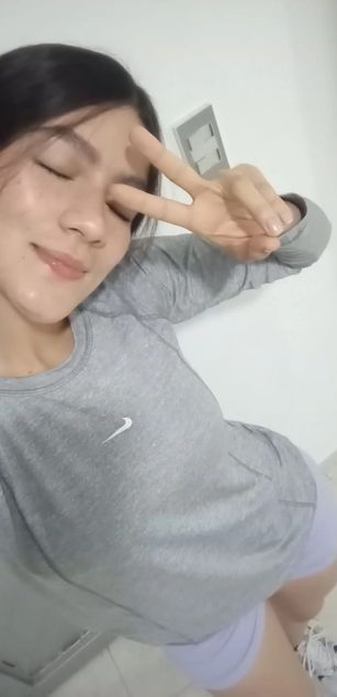 Model - LiaMoretti deepthroat