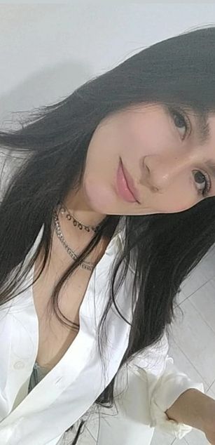 Model - LiaMoretti deepthroat