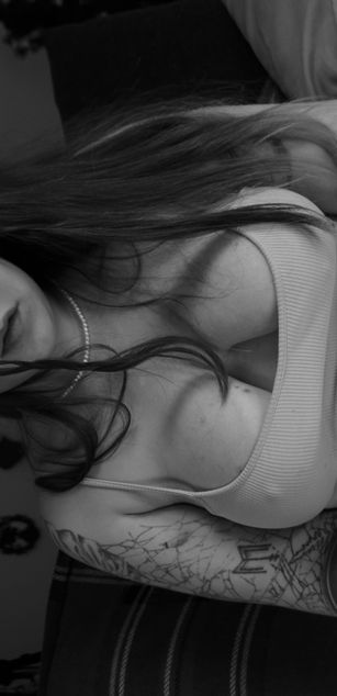 Model - Nessa Greyrat deepthroat