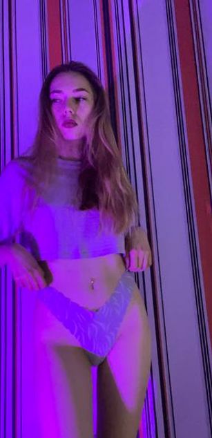 Model - LoveyDovey dirtytalk