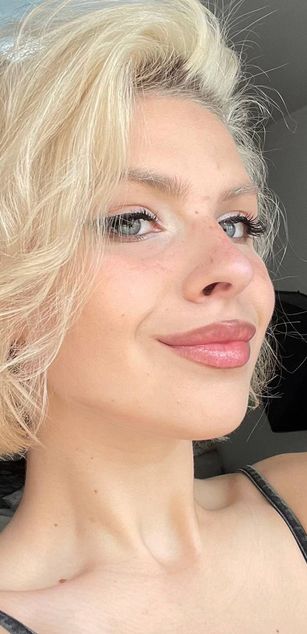 Model - Baby Lilly boobs