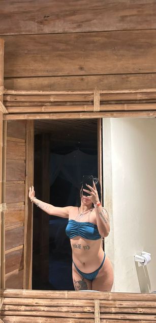 Model - Katzze girlfriend