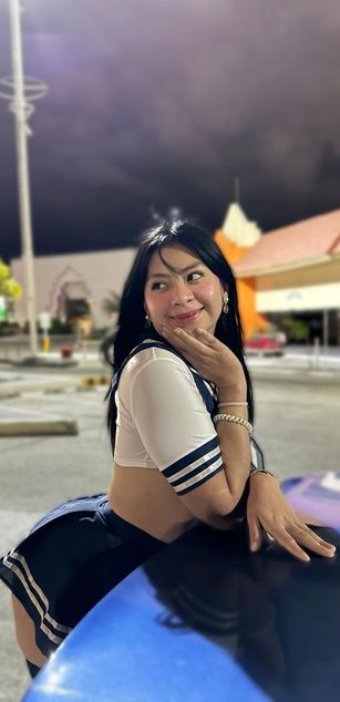 Model - Zoe Ferrer blowjob