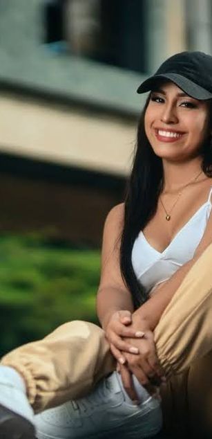 Model - Laramoon curvy