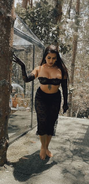 Model - Valery D. bigtits