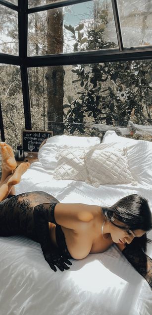 Model - Valery D. bigtits